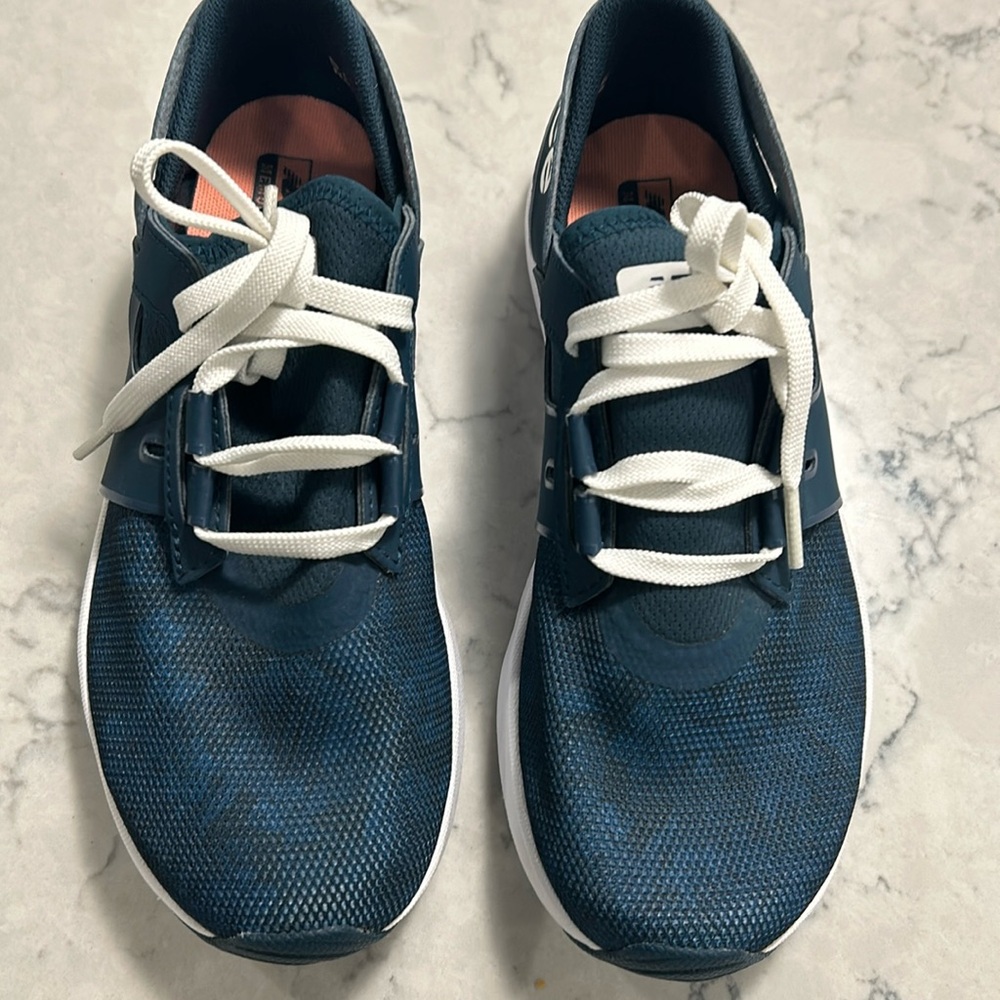 New Balance sneakers new size 7